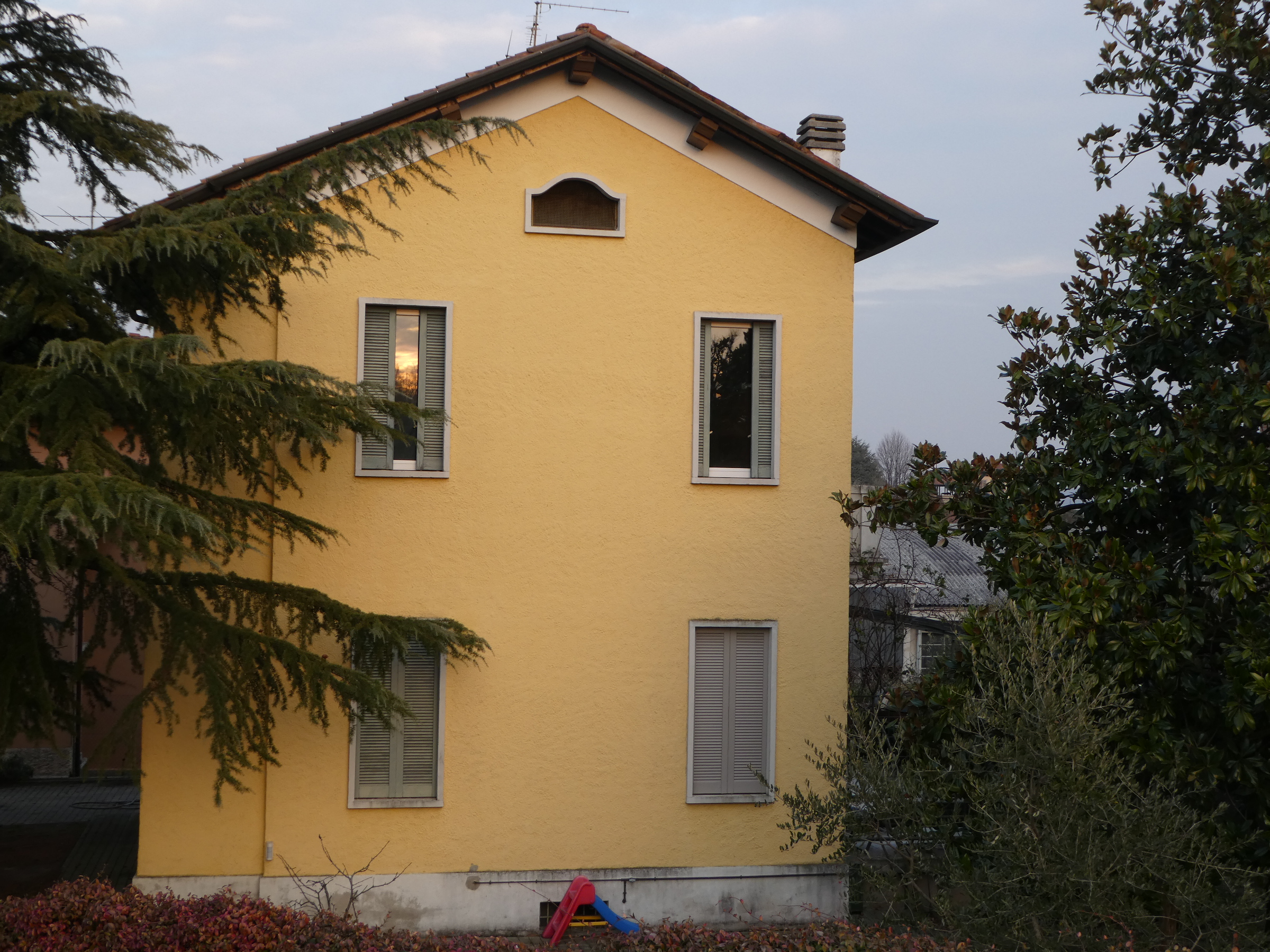 Doppio click per dettaglio immobile Lambrugo (Co): Villa singola con giardino