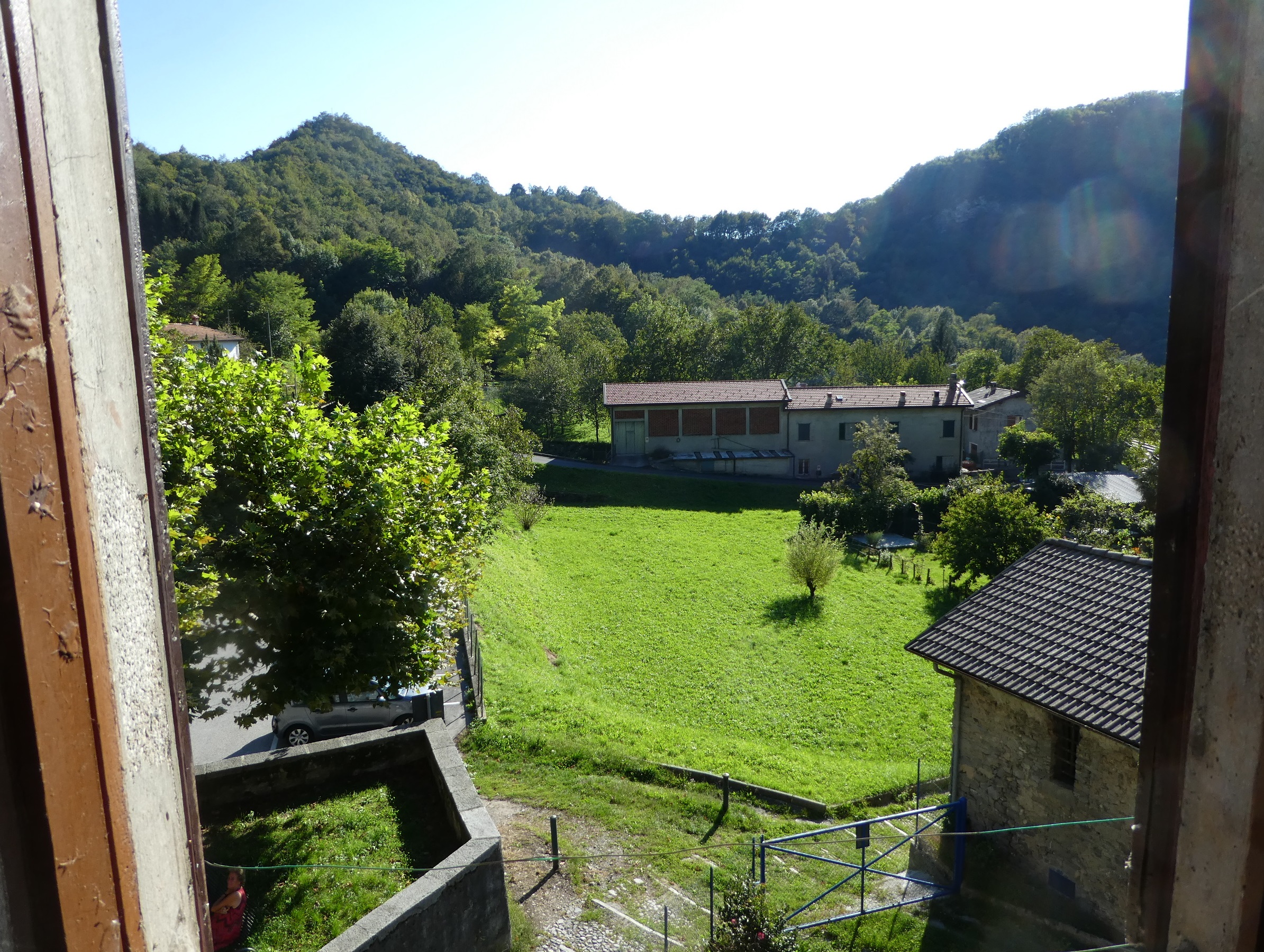Perledo (LC) : Casa indipendente libera su quattro lati