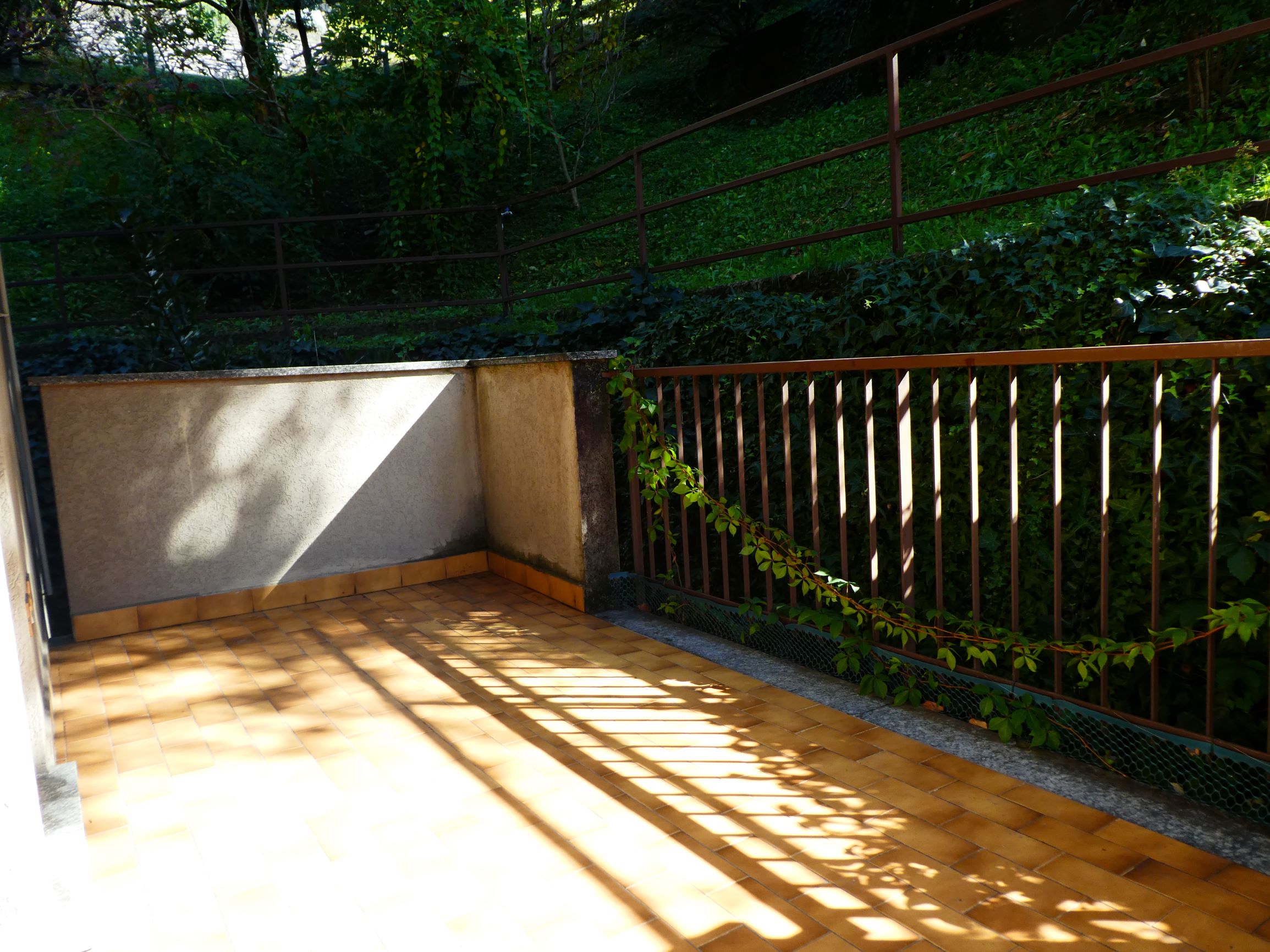 Perledo (LC) : Appartamento con box e cantina a due passi da Varenna