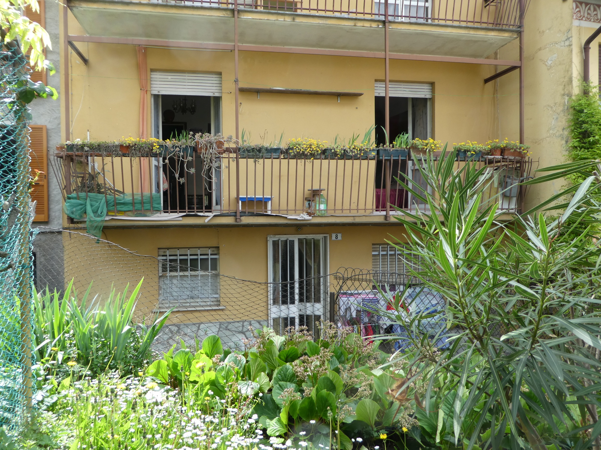 Perledo (LC) : Bilocale arredato con vista lago iin zona centrale