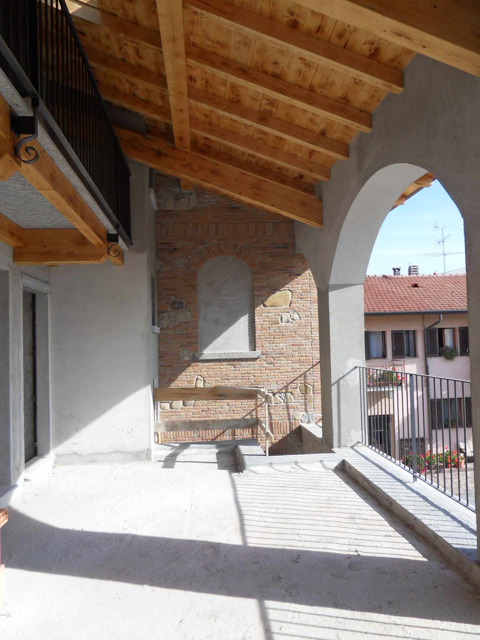 BRENNA (COMO): Appartamento di nuova costruzione con finiture di pregio di 116mq.