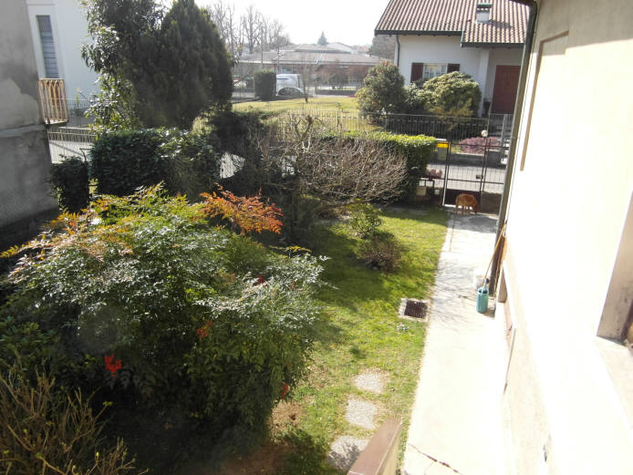 Lentate sul seveso (MB) : Appartamento in casa indipendente con giardino