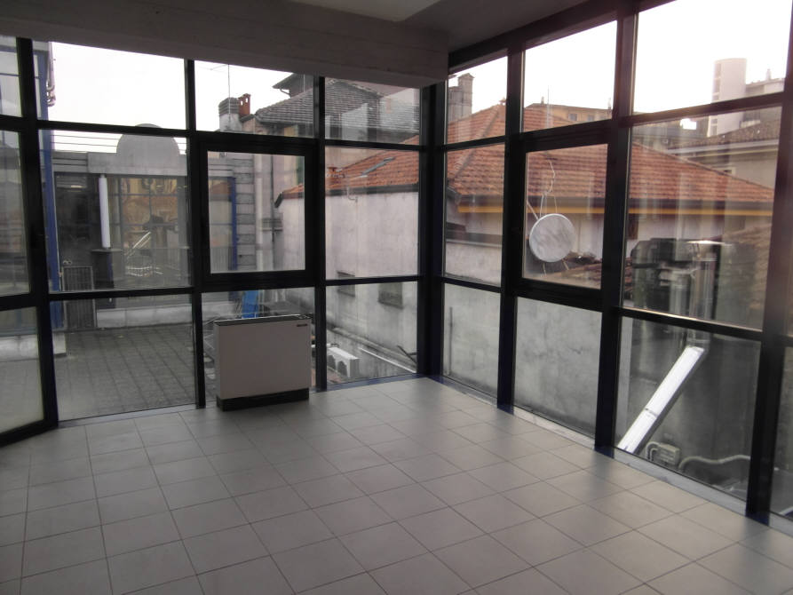 Erba (Co): Trilocale in centro