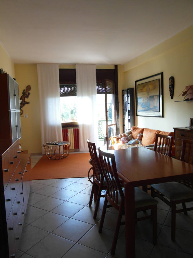 Inverigo (CO) : Trilocale al 2° piano con box e cantina