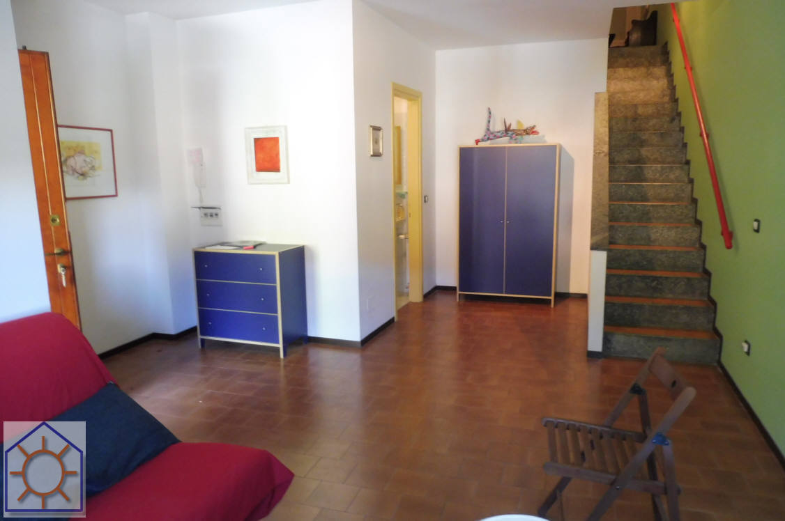 Varenna (LC) : Quadrilocale in centro paese vicino alla stazione ed al lago, posto auto interno.