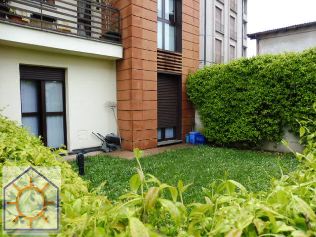 Cantu' (Co) : Bilocale con giardino e box