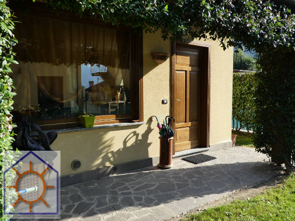 Colico (LC) : Villa a schiera con giardino fronte retro