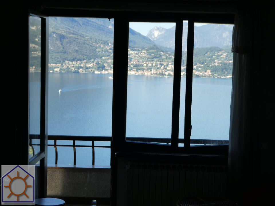 Perledo (LC) : Appartamento in villa con meravigliosa vista lago, terrazza, giardino, posto auto