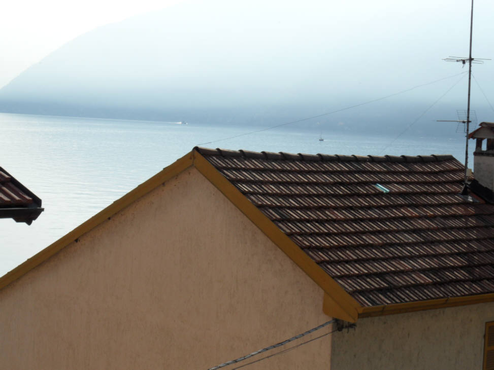 Trilocale con vista lago