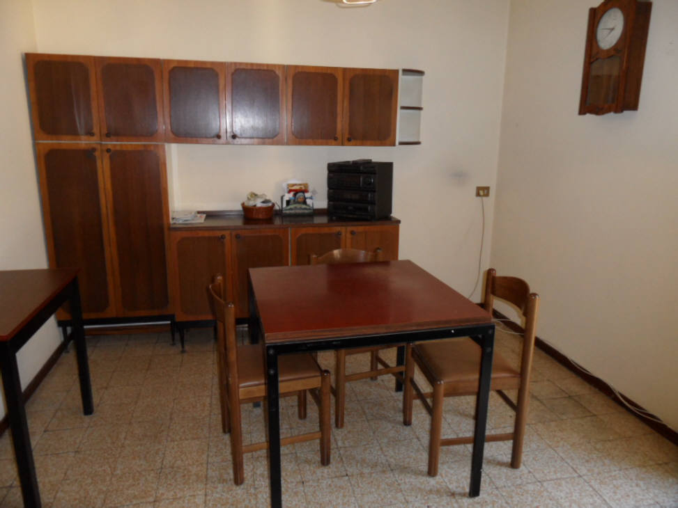 Dongo (Co) : Appartamento in zona servitissima, di ampia metratura, vista lago.