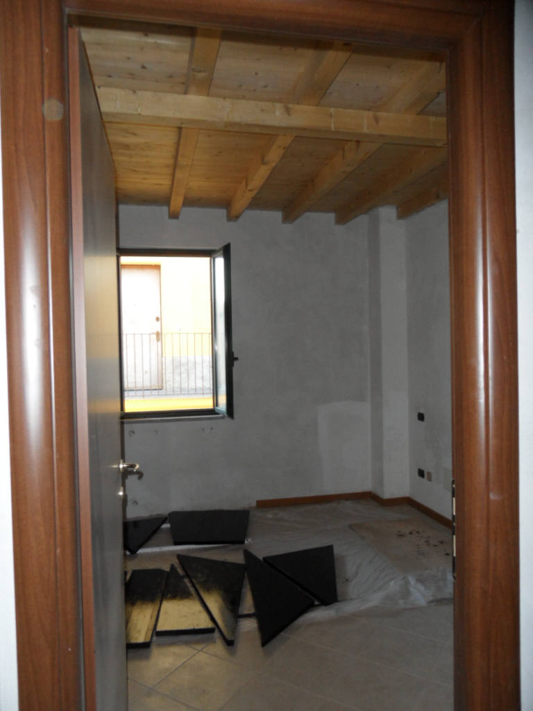 Turate (Co) : Trilocale  su 3 livelli ristrutturato a nuovo