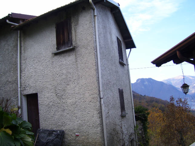 Lezzeno (CO) : Casa indipendente su 3 livelli