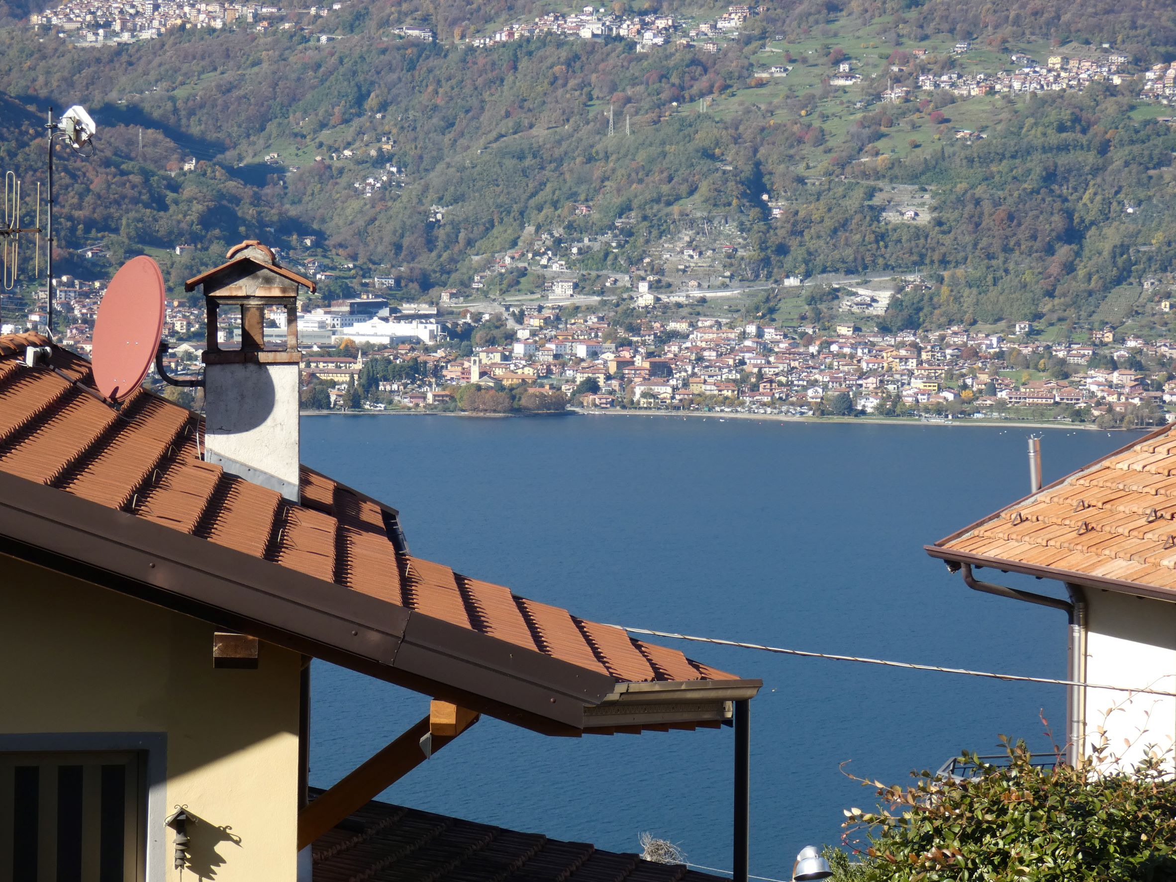 Colico (Co) : Porzione di casa su 2 livelli con vista lago