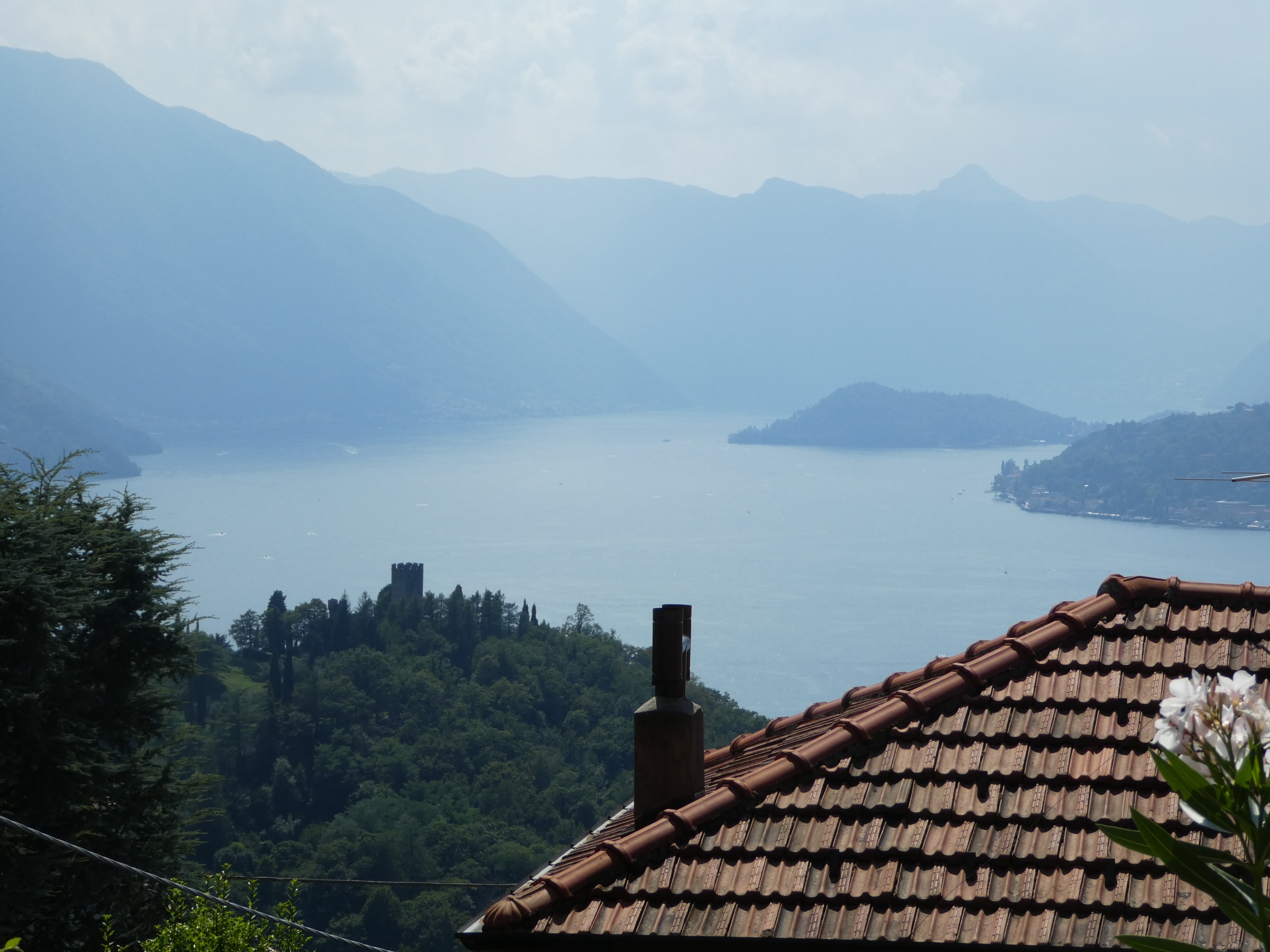 Perledo (LC) : Bilocale con bella vista lago