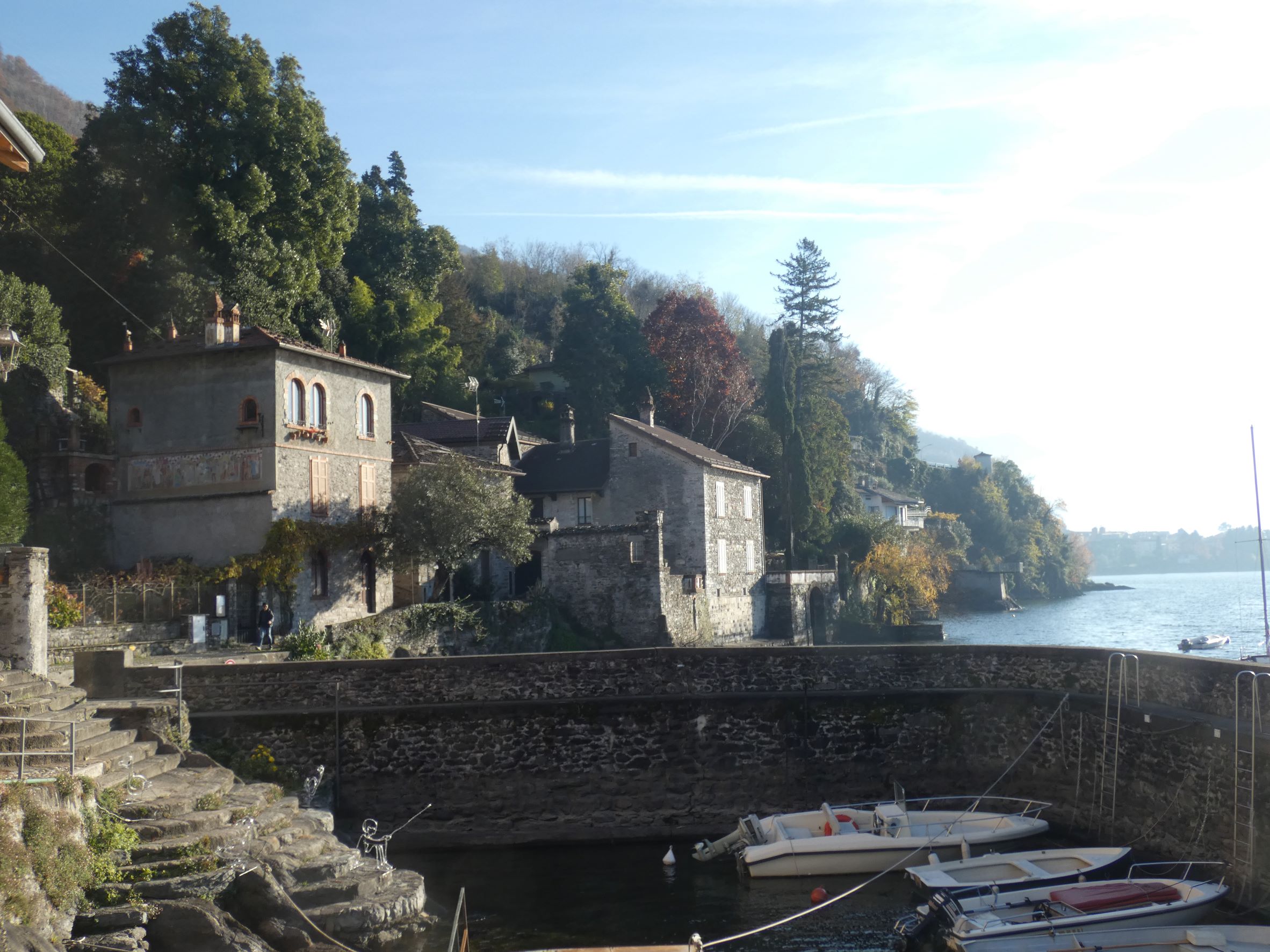 Dervio (LC) : Trilocale vicino al lago nel borgo mediovale di Corenno Plinio