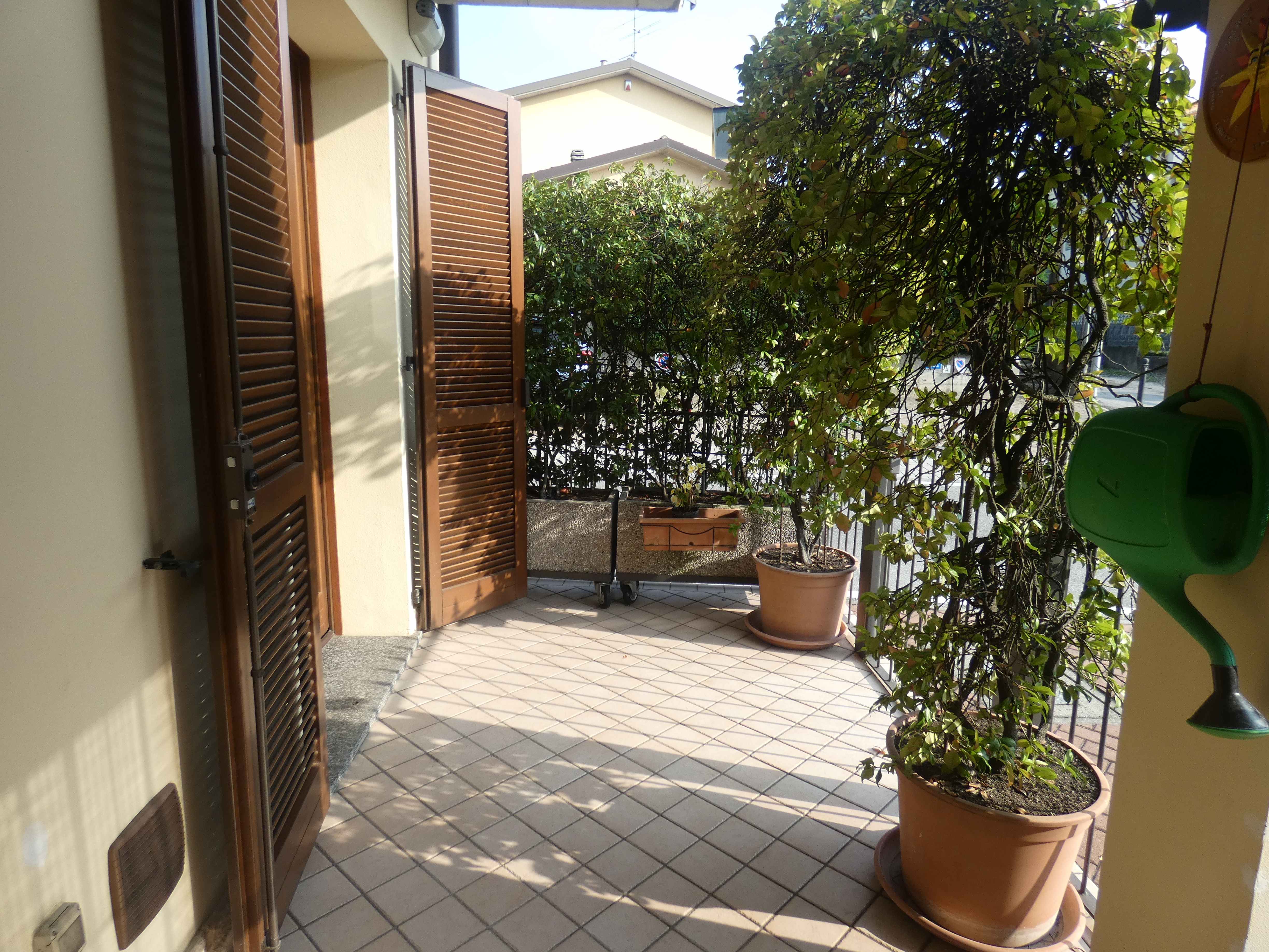 Veduggio con colzano (MB) : Appartamento di recente costruzione al piano terra con porticato esterno