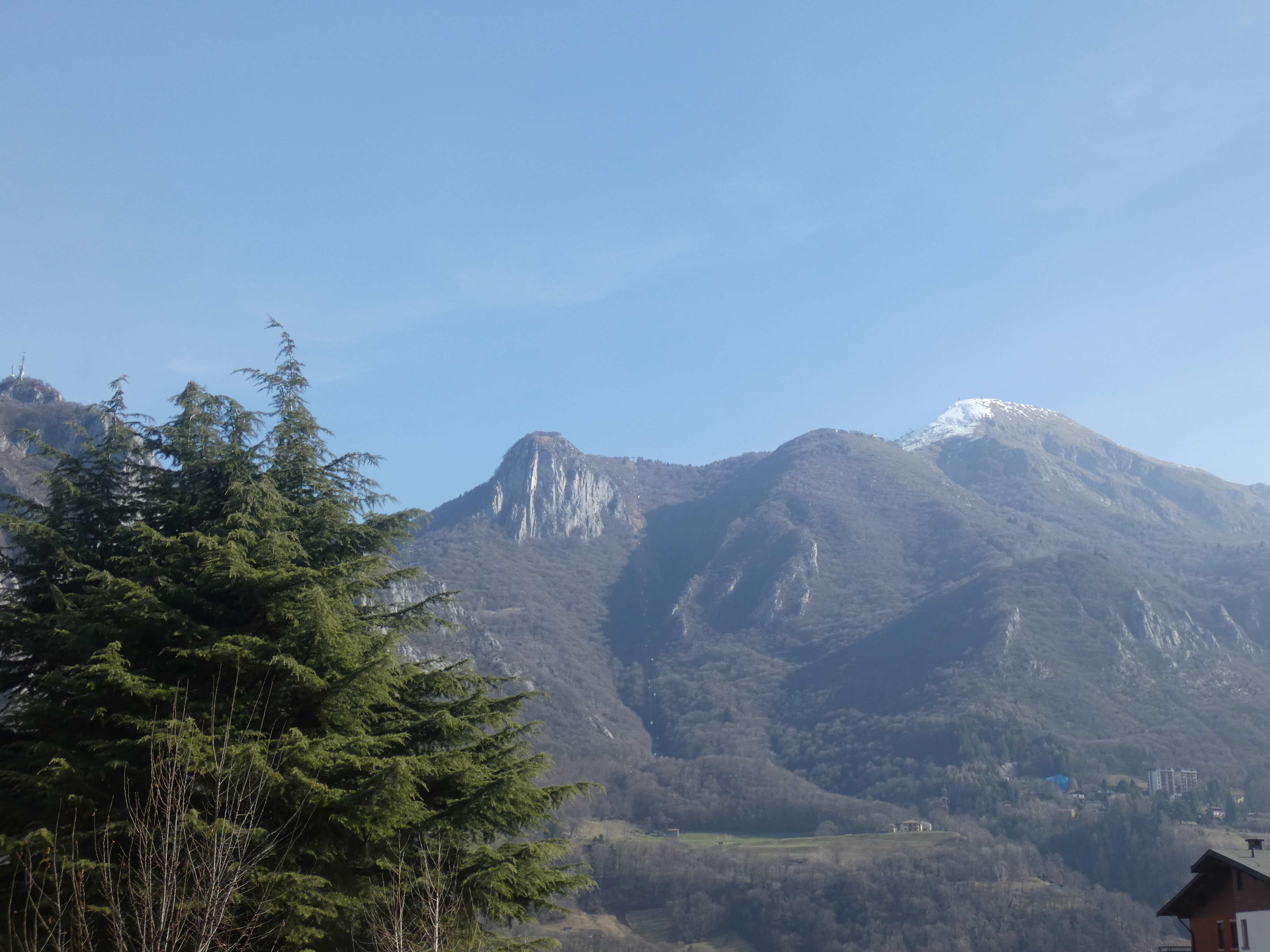 Pasturo (LC) : Soleggiato quadrilocale con vista panoramica   