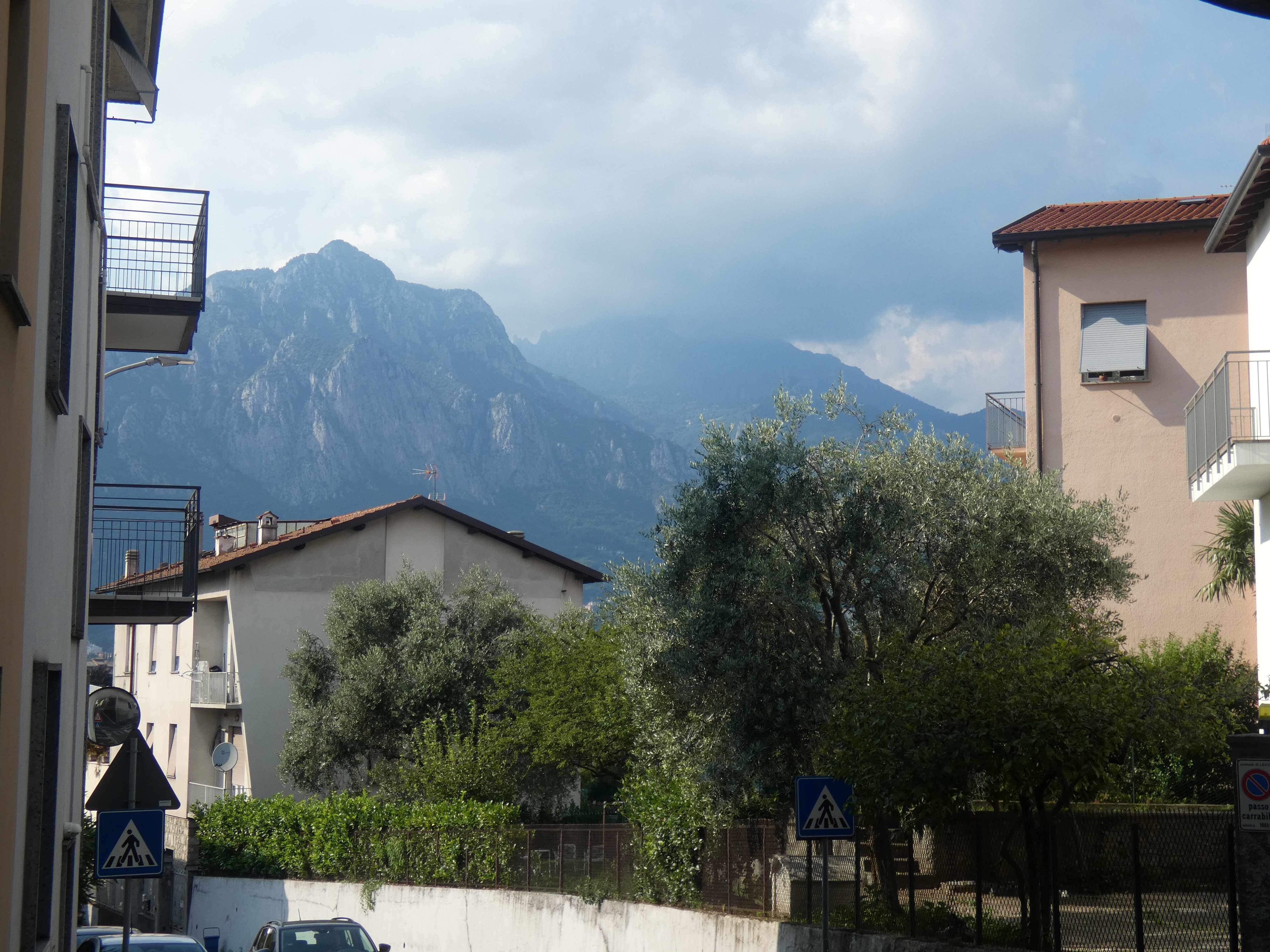 Lecco (LC) : Trilocale arredato con box doppio, cantina e giardino