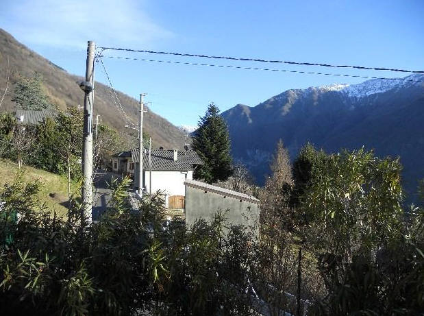 Sueglio (LC) Appartamento ristrutturato, entrata indipendnete, cantina a volta