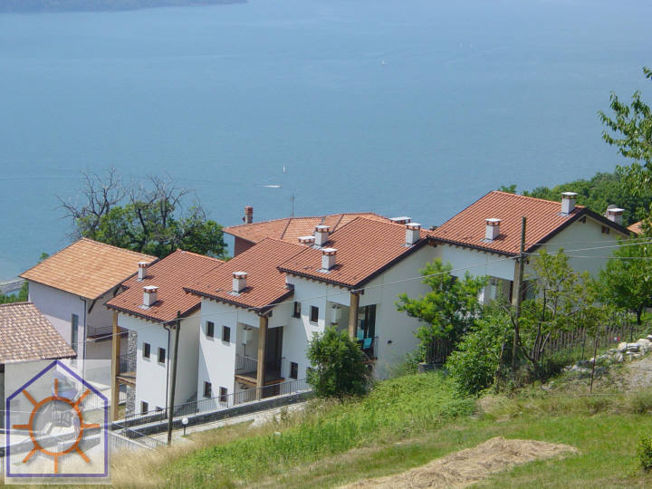 Montemezzo (CO) : In recidence, Trilocale con piscina