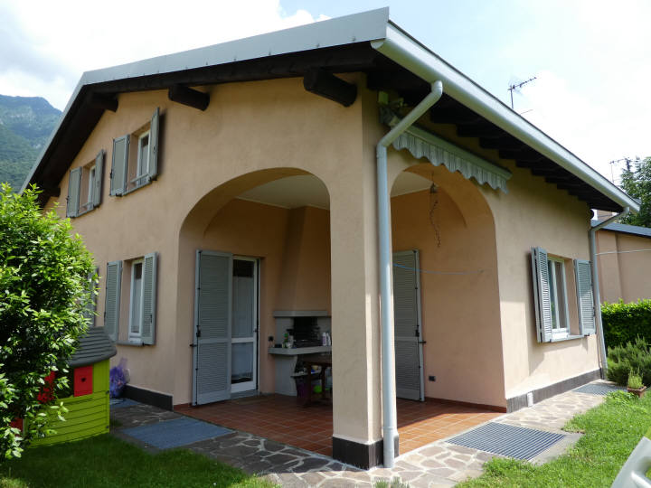 Lierna (LC) : Villa di pregio in centro paese